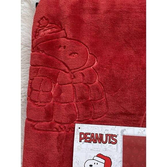 Peanuts Snoopy Embossed Puffer Jacket Puffy Coat Soft Throw Blanket 50 X 70” Red - Picture 9 of 15